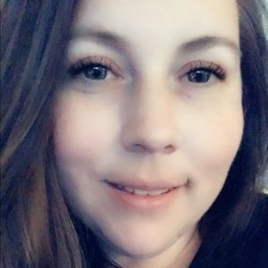 Meet your Posher, Alicia